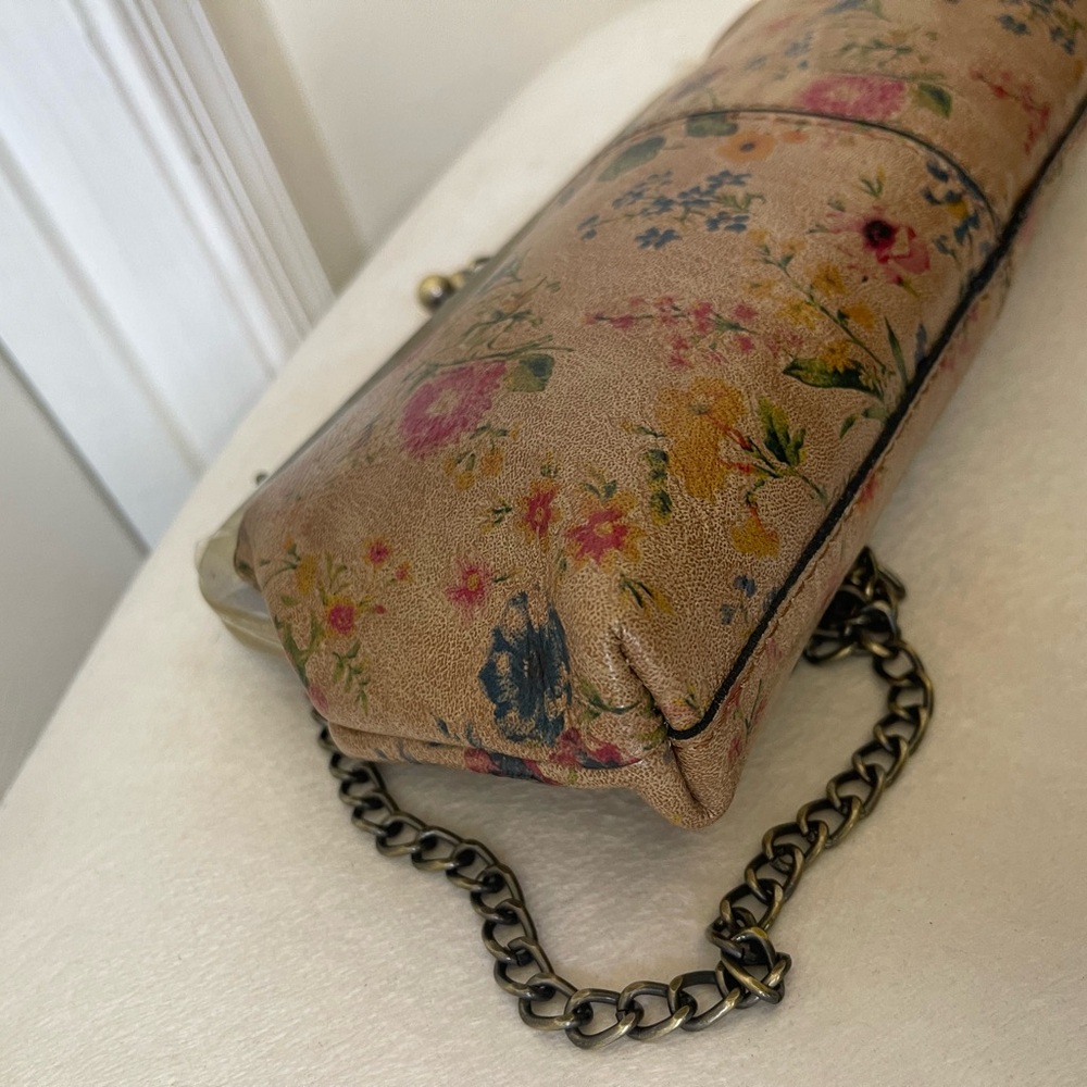 Patricia Nash Beige Floral Kiss-lock Clutch with Brass Chain NWOT - Picture 4 of 8